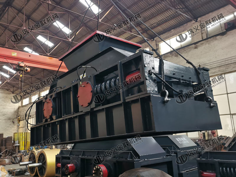 時產(chǎn)30噸對輥破碎機(jī)有哪些結(jié)構(gòu)，有哪些型號？