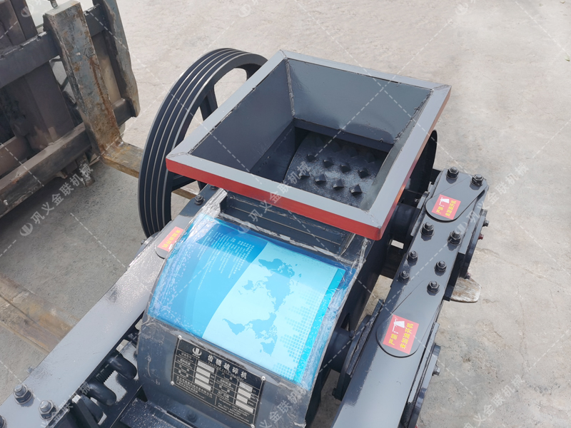 2PGC450X500狼牙破碎機發(fā)往湖南婁底破碎冰塊