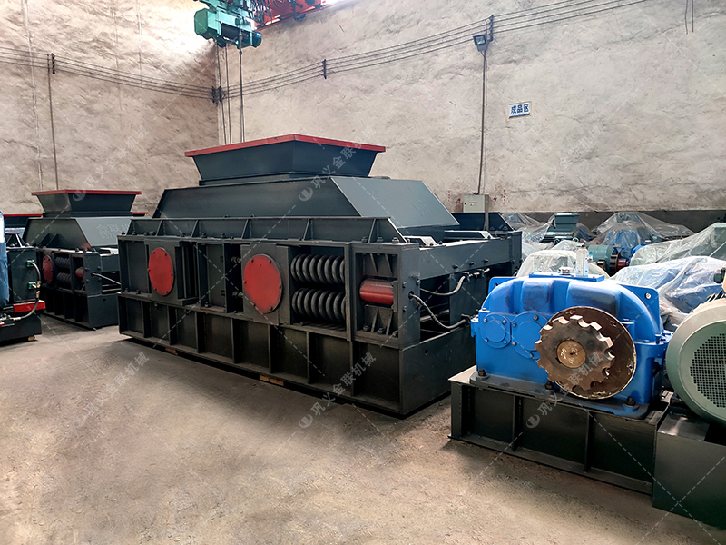 2PG1200x800型半自動液壓對輥破碎機(jī)發(fā)往四川