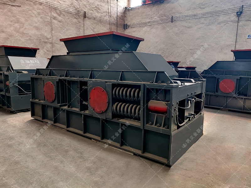 2PG1200x800型半自動液壓對輥破碎機(jī)發(fā)往四川