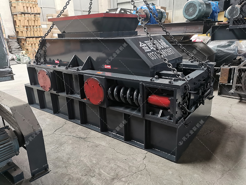 花崗巖制成沙子用對輥制沙機(jī)還是沖擊制砂機(jī)，哪個好用？