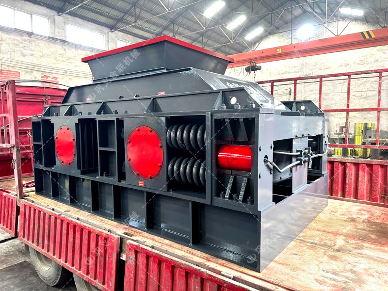 雙輥破碎機：破碎效率高，縮短生產(chǎn)周期