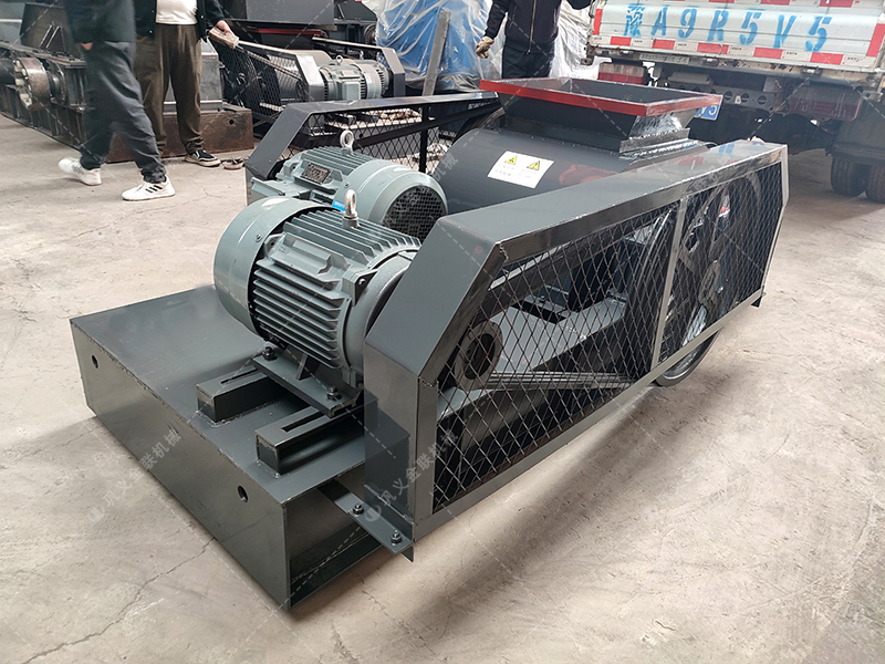 狼牙齒輥破碎機(jī)如何實現(xiàn)焦炭'大塊進(jìn)，勻粒出'的理想轉(zhuǎn)化？