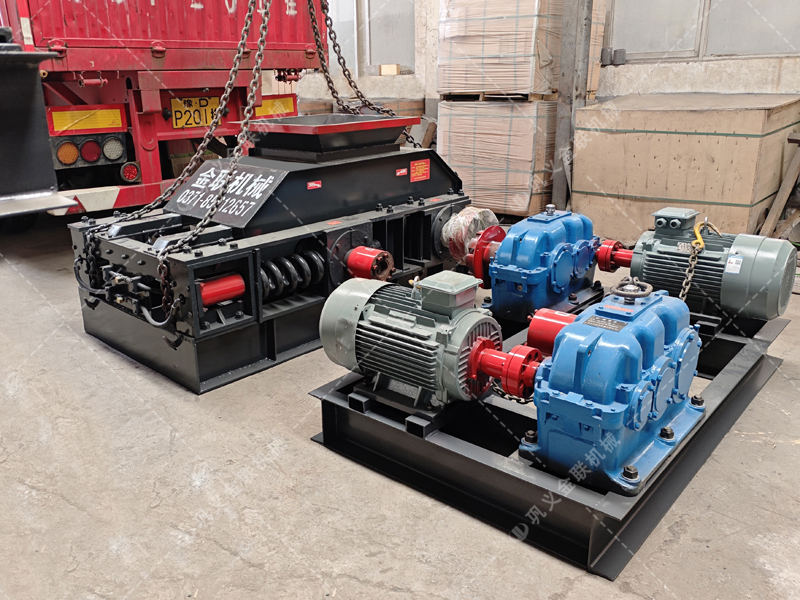 面對大塊高硬度的原煤與煤矸石，雙齒輥破碎機憑什么能“啃”得動？